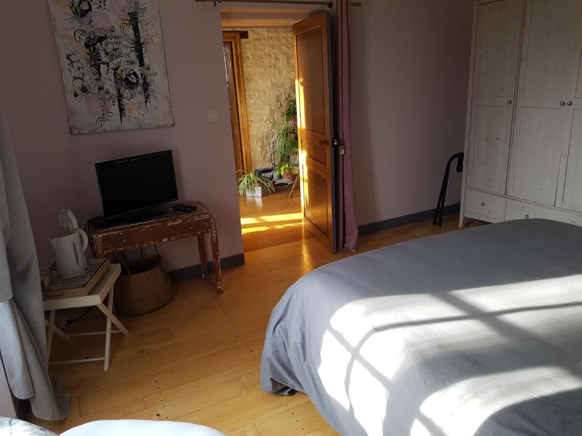 Chambres D'Hotes Du Tilleul Nanteuil-en-Vallee Luaran gambar