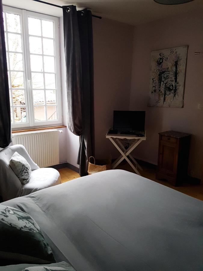 Chambres D'Hotes Du Tilleul Nanteuil-en-Vallee Luaran gambar
